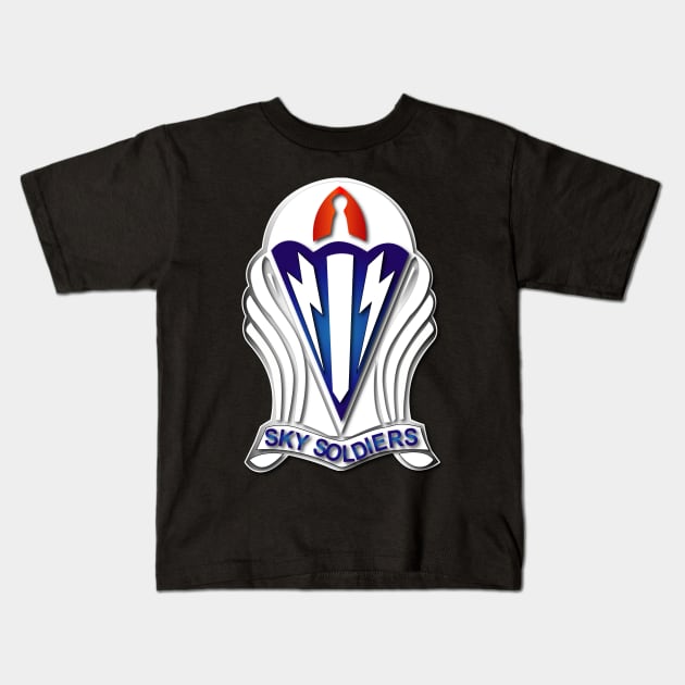 173rd Airborne Brigade - DUI wo Txt Kids T-Shirt by twix123844